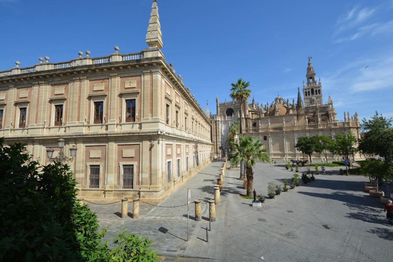 Luxury Apartment With Views To Alcazar, Cathedral And Giralda. Sevilla Exterior foto