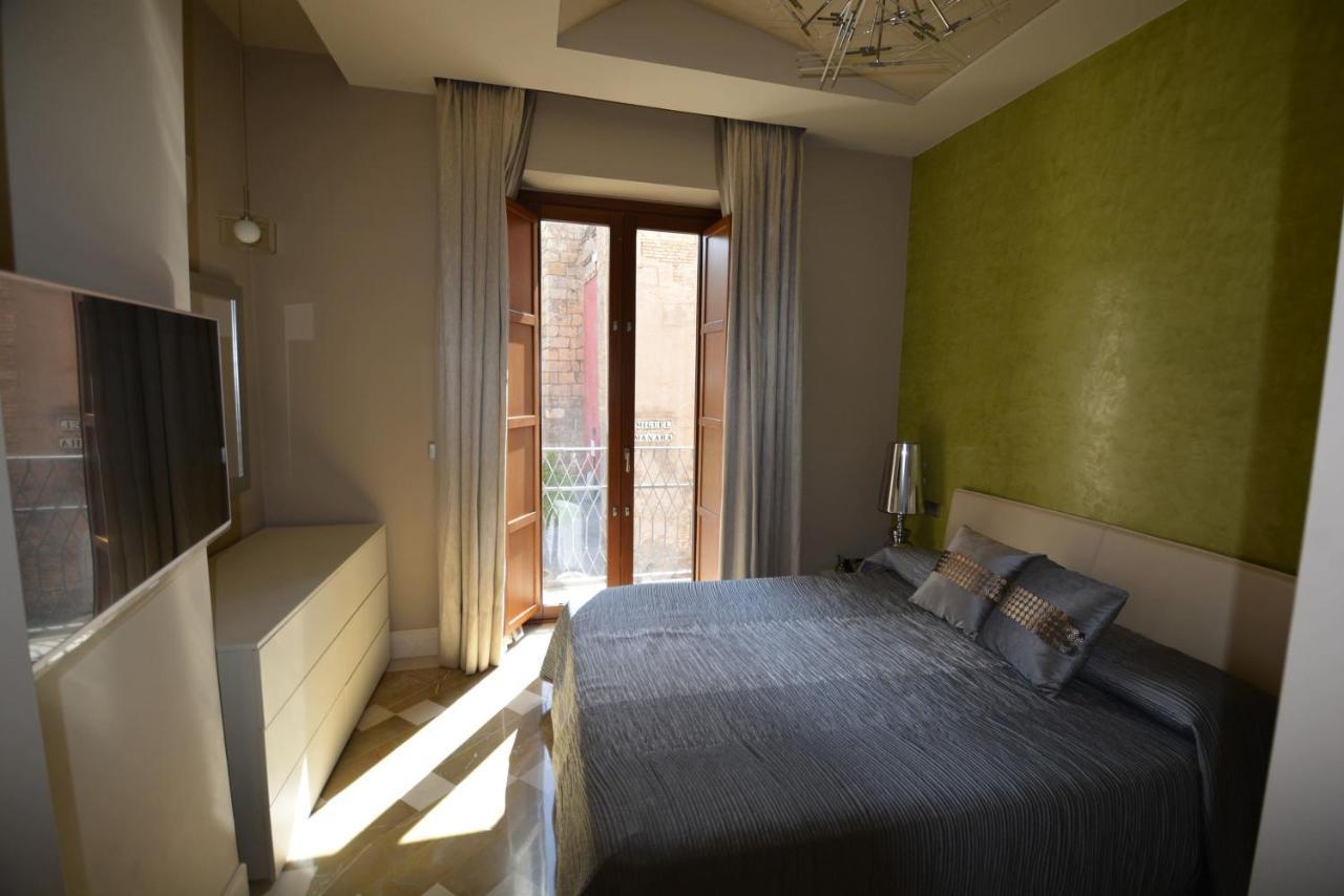 Luxury Apartment With Views To Alcazar, Cathedral And Giralda. Sevilla Exterior foto