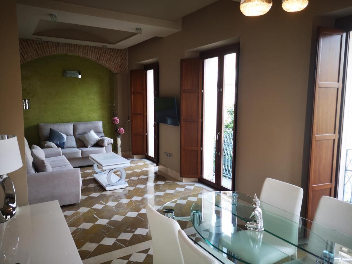 Luxury Apartment With Views To Alcazar, Cathedral And Giralda. Sevilla Exterior foto