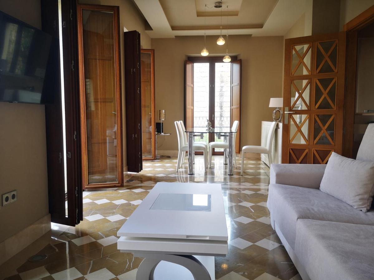 Luxury Apartment With Views To Alcazar, Cathedral And Giralda. Sevilla Exterior foto