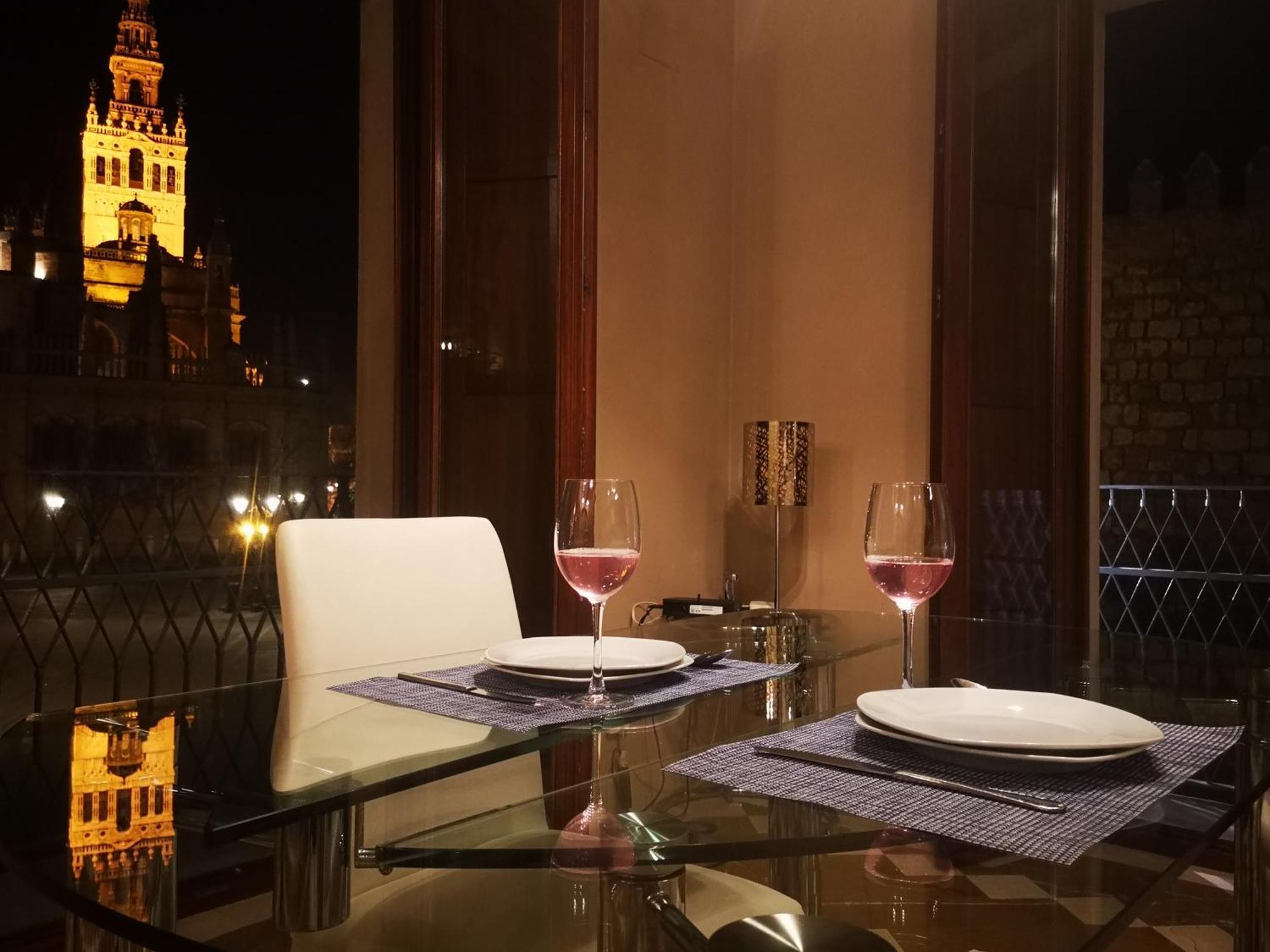 Luxury Apartment With Views To Alcazar, Cathedral And Giralda. Sevilla Exterior foto