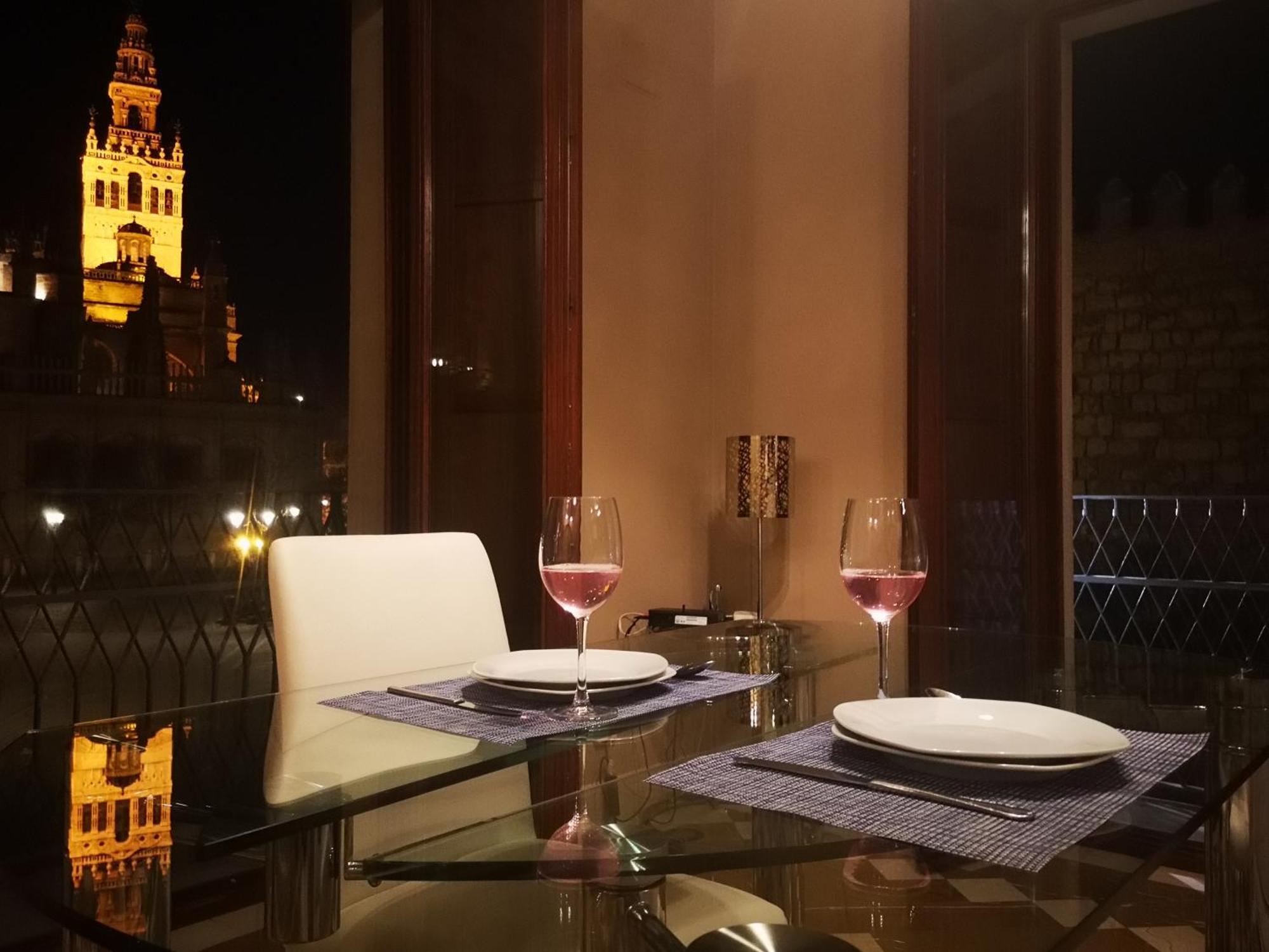 Luxury Apartment With Views To Alcazar, Cathedral And Giralda. Sevilla Exterior foto