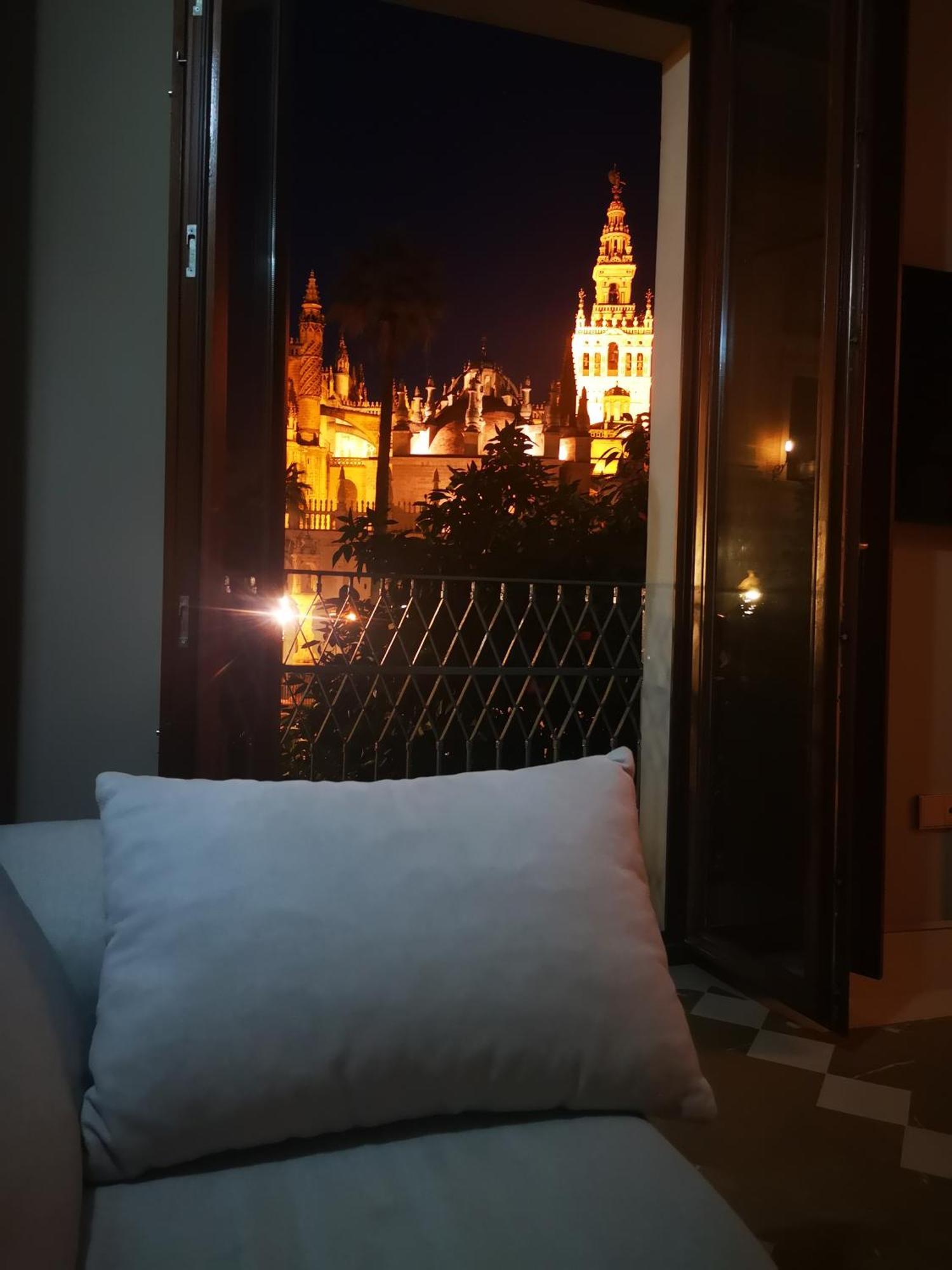 Luxury Apartment With Views To Alcazar, Cathedral And Giralda. Sevilla Exterior foto